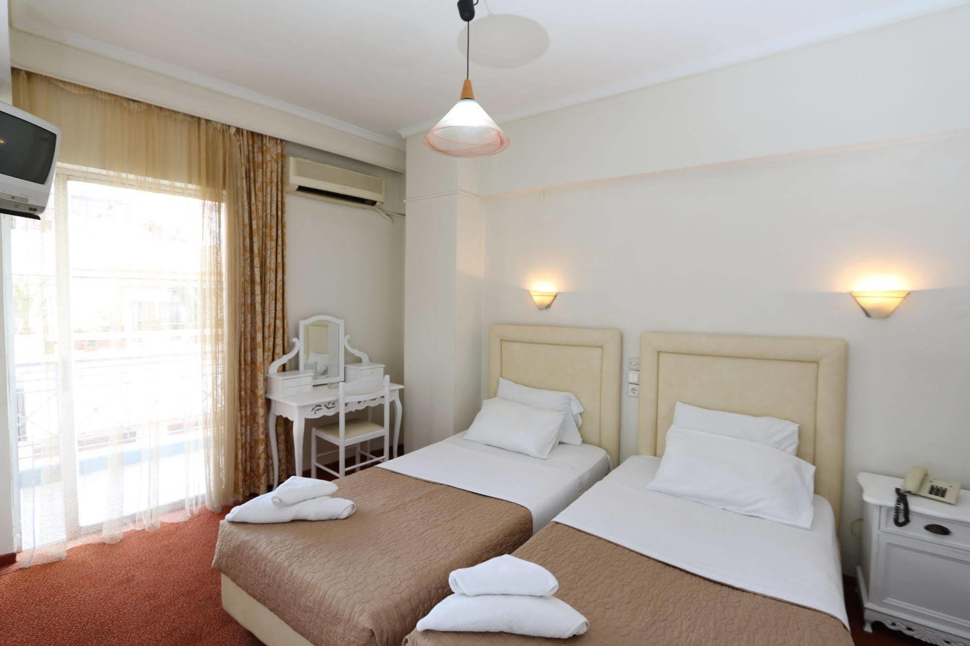 Athens Delta Hotel Bagian luar foto